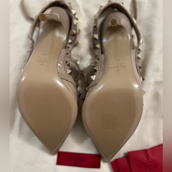 Valentino PATENT ROCKSTUD CAGED PUMP 100MM - Picture 5 of 6